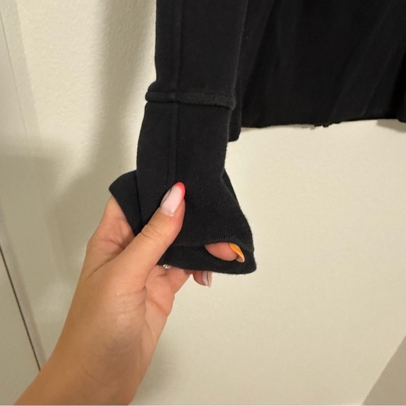 Lululemon Hooded Radiant Jacket Black Full Zip Side Pockets Size 6 Women’s - Picture 8 of 9